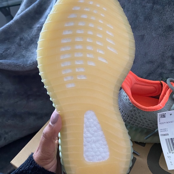 Yeezy Desert Sage size 6 - Picture 5 of 6